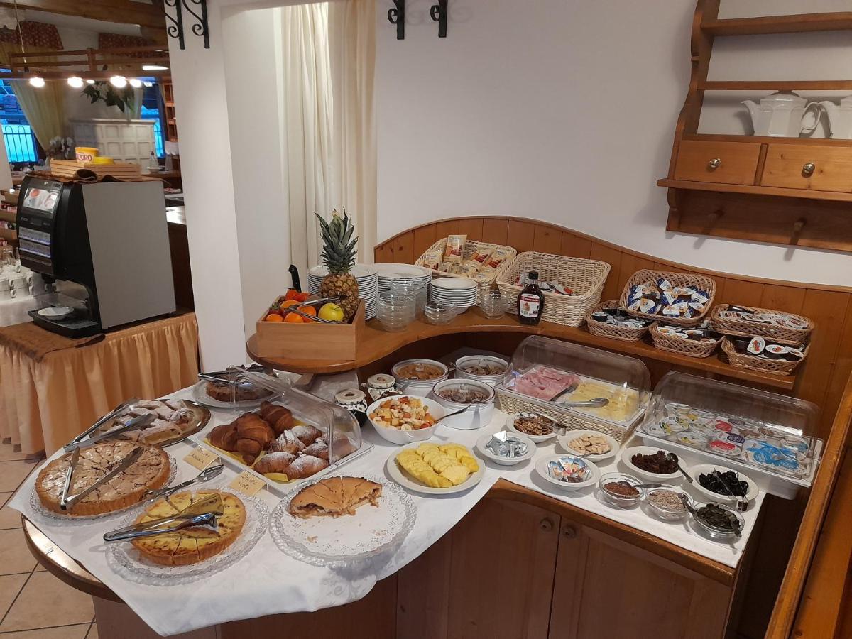 Hotel Garni B&B Maffei Pinzolo Εξωτερικό φωτογραφία