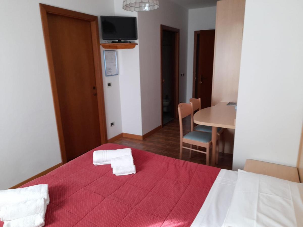 Hotel Garni B&B Maffei Pinzolo Εξωτερικό φωτογραφία